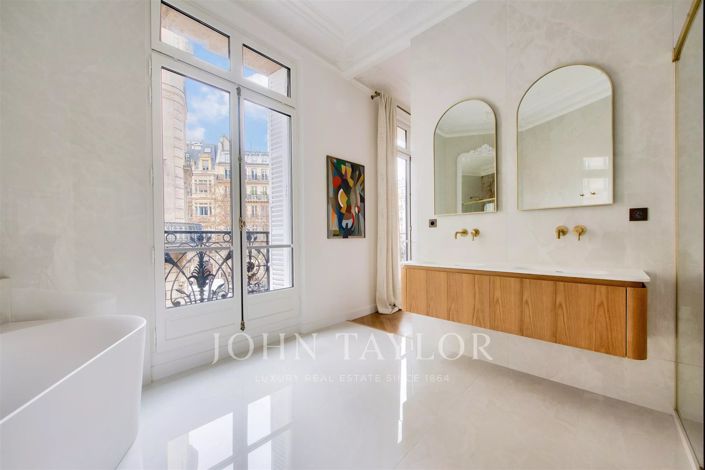 Image No.19-4 Bed Apartment for sale