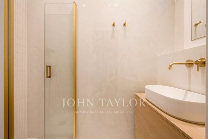 Image No.21-4 Bed Apartment for sale