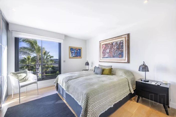 Image No.10-4 Bed House for sale