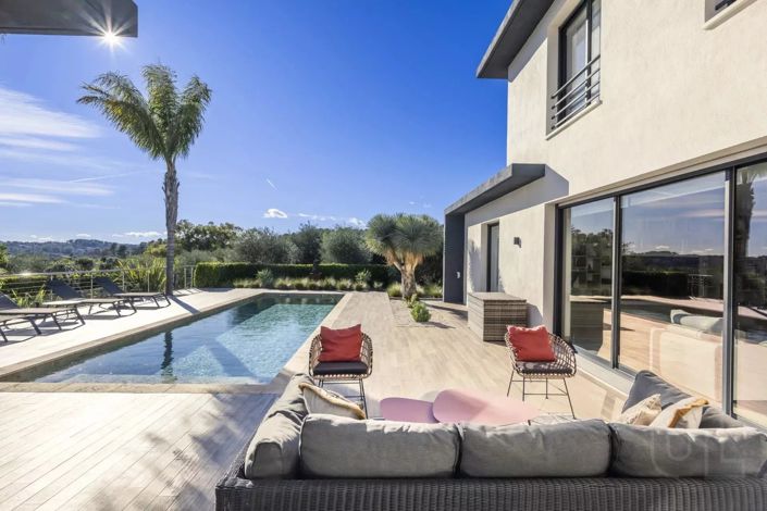 Image No.3-4 Bed House for sale