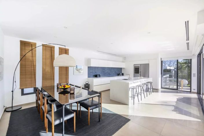 Image No.6-4 Bed House for sale