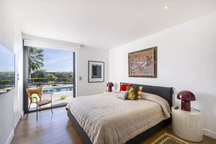 Image No.9-4 Bed House for sale