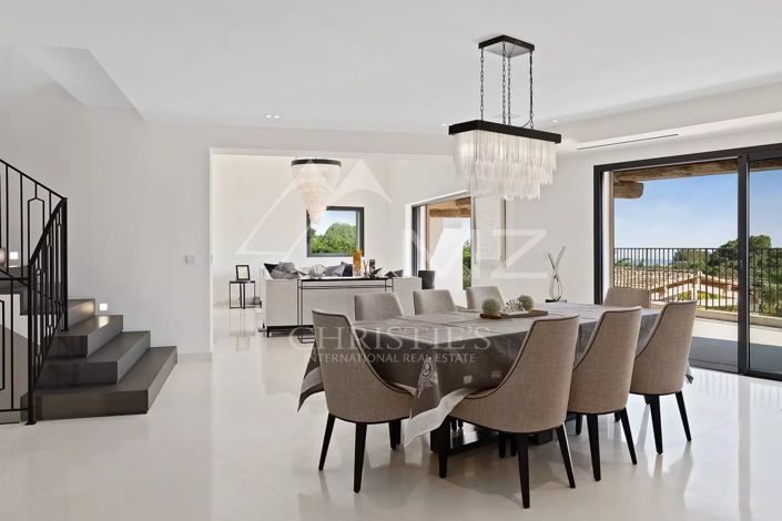 Image No.3-5 Bed House for sale