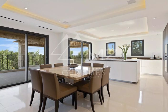 Image No.5-5 Bed House for sale