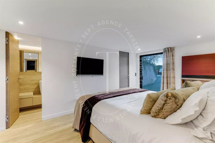 Image No.8-4 Bed House for sale