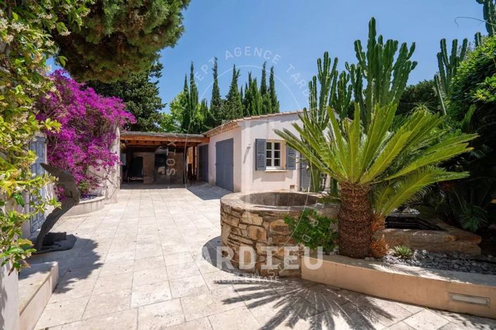 Image No.6-5 Bed House for sale
