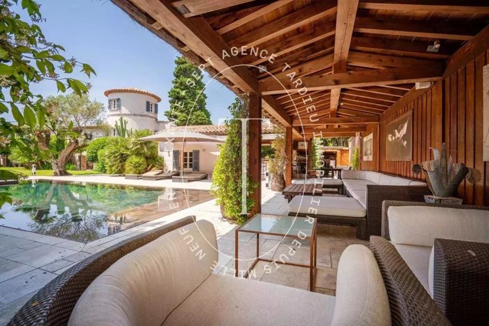 Image No.7-5 Bed House for sale