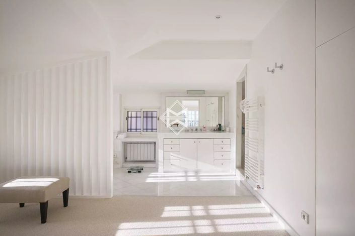 Image No.15-13 Bed House for sale