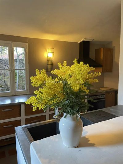 Image No.21-6 Bed House for sale