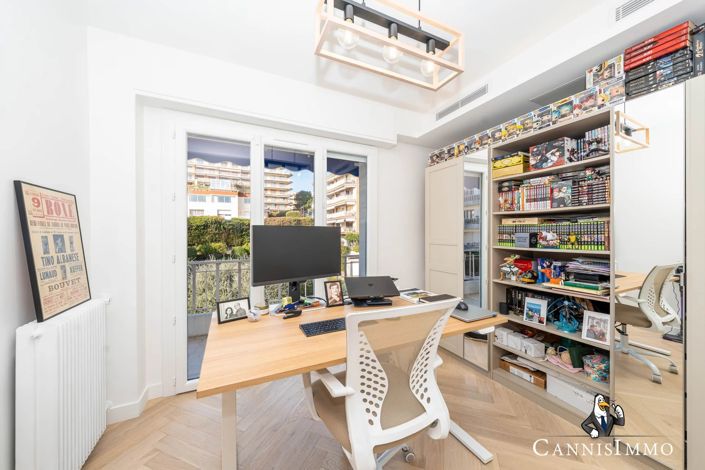 Image No.11-3 Bed Apartment for sale