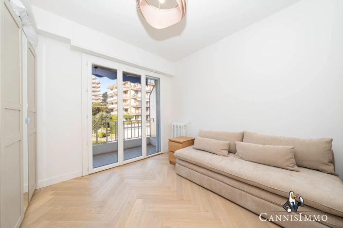 Image No.9-3 Bed Apartment for sale