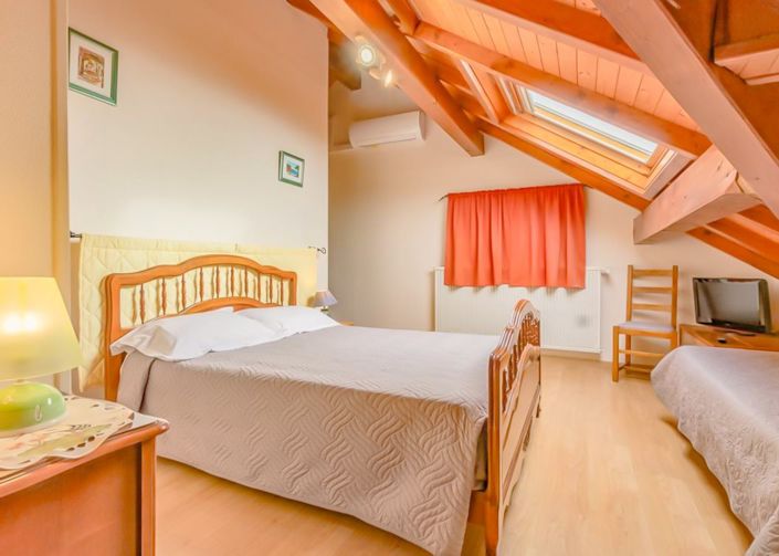 Image No.14-7 Bed House for sale