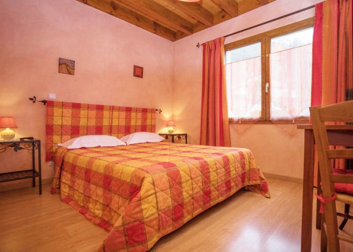 Image No.15-7 Bed House for sale