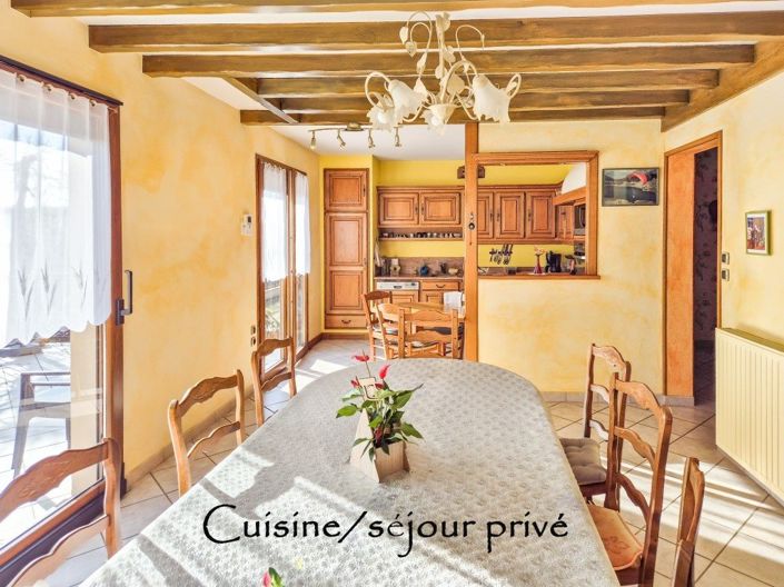 Image No.8-7 Bed House for sale