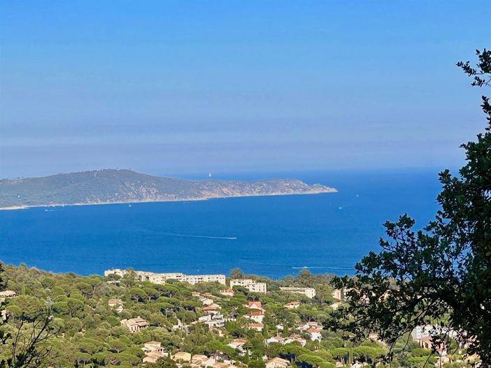 Image No.12-6 Bed House for sale