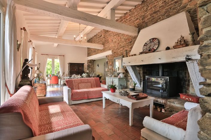 Image No.2-10 Bed House for sale