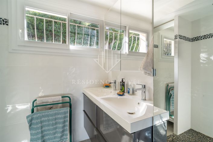 Image No.12-4 Bed House for sale