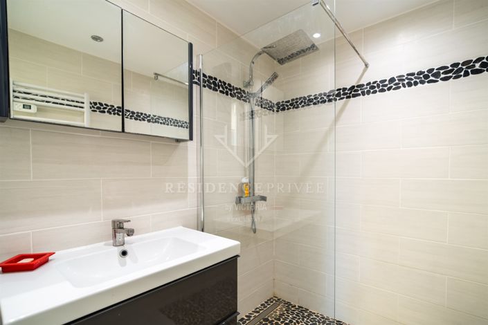 Image No.15-4 Bed House for sale