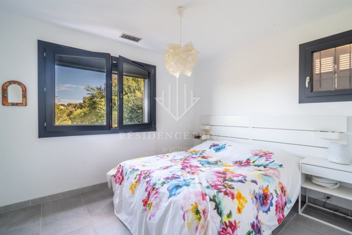 Image No.9-4 Bed House for sale