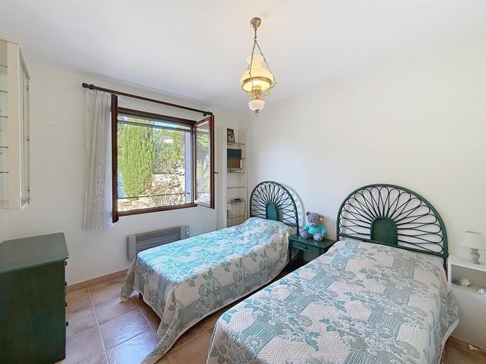 Image No.19-4 Bed House for sale