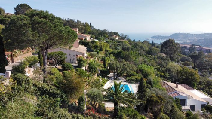 Image No.2-4 Bed House for sale