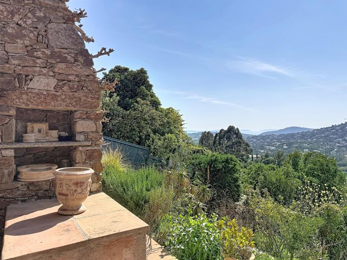 Image No.24-4 Bed House for sale