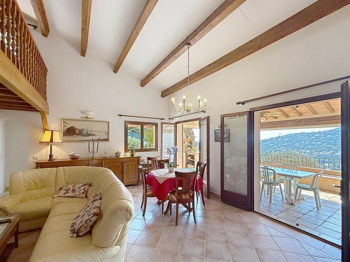 Image No.8-4 Bed House for sale