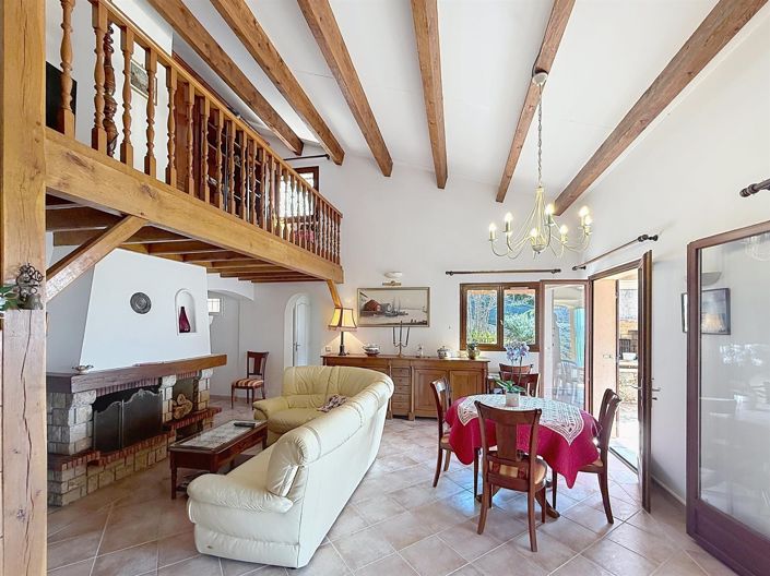 Image No.9-4 Bed House for sale