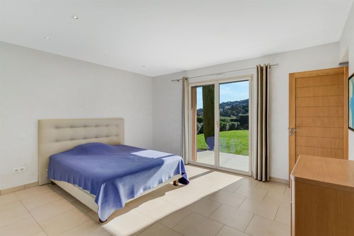 Image No.13-6 Bed House for sale