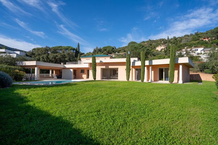 Image No.28-6 Bed House for sale