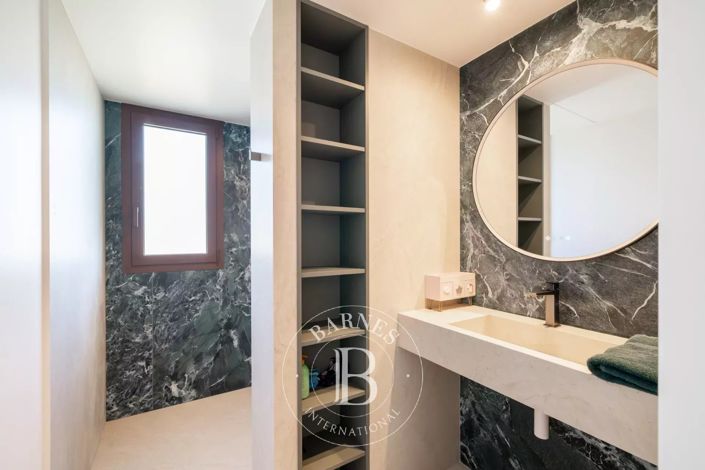 Image No.13-5 Bed House for sale