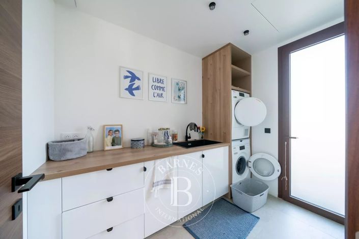 Image No.14-5 Bed House for sale