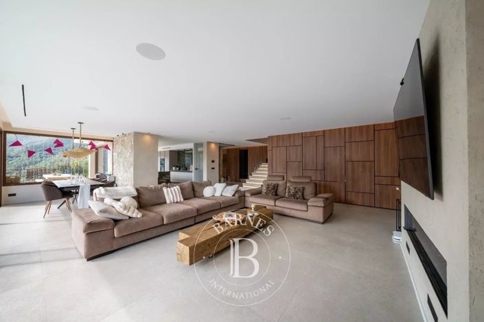 Image No.5-5 Bed House for sale