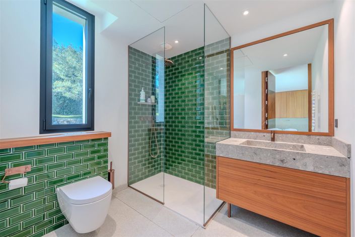 Image No.19-6 Bed House for sale