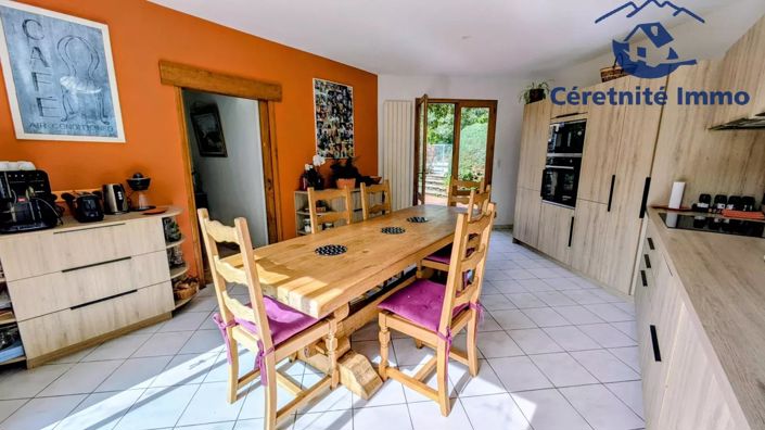 Image No.10-5 Bed House for sale