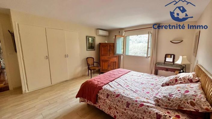 Image No.12-5 Bed House for sale