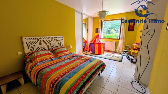 Image No.16-5 Bed House for sale