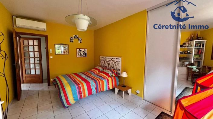 Image No.17-5 Bed House for sale