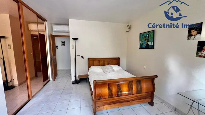 Image No.22-5 Bed House for sale