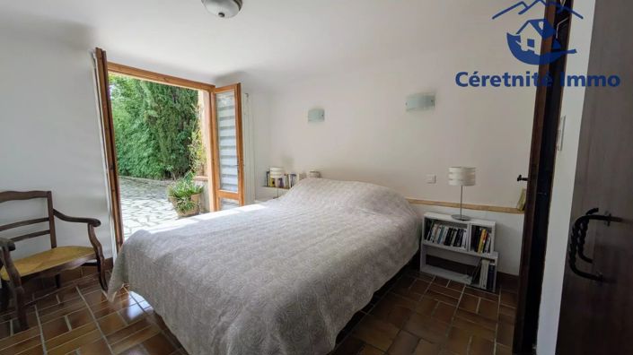 Image No.37-5 Bed House for sale