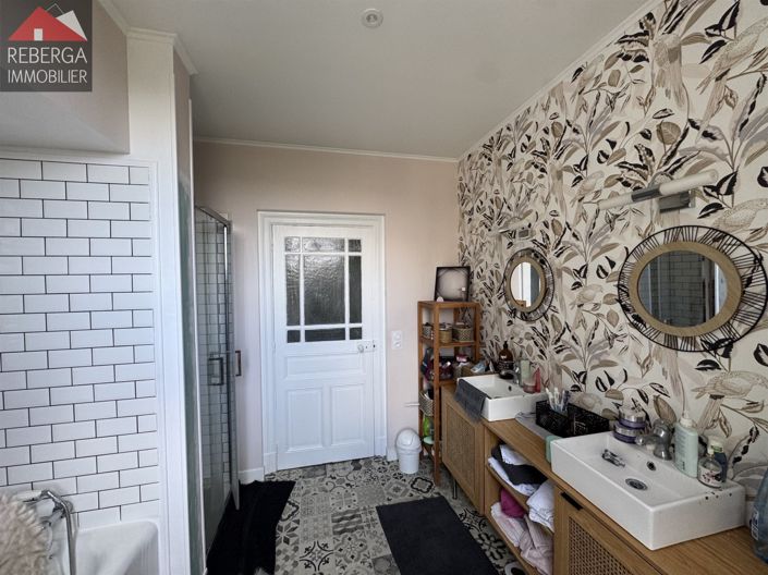 Image No.20-4 Bed House for sale