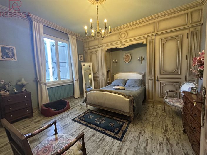 Image No.8-3 Bed House for sale
