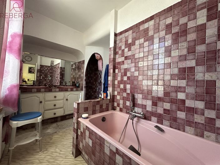 Image No.9-3 Bed House for sale
