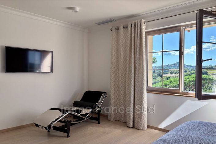 Image No.20-5 Bed House for sale