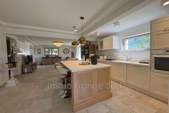 Image No.4-5 Bed House for sale