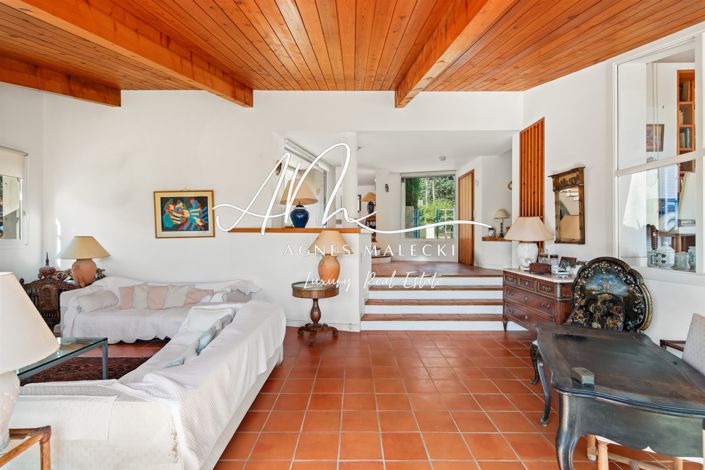 Image No.14-6 Bed House for sale