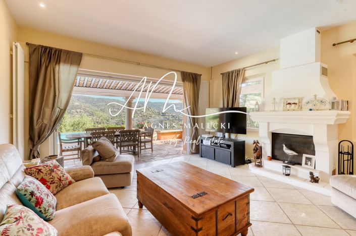 Image No.4-5 Bed House for sale