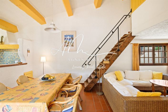 Image No.6-6 Bed House for sale