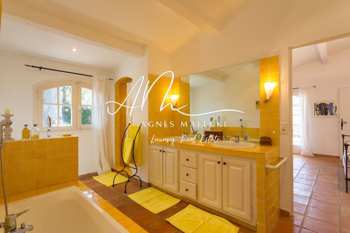 Image No.14-4 Bed House for sale