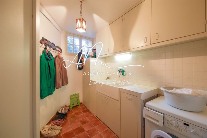 Image No.19-5 Bed House for sale